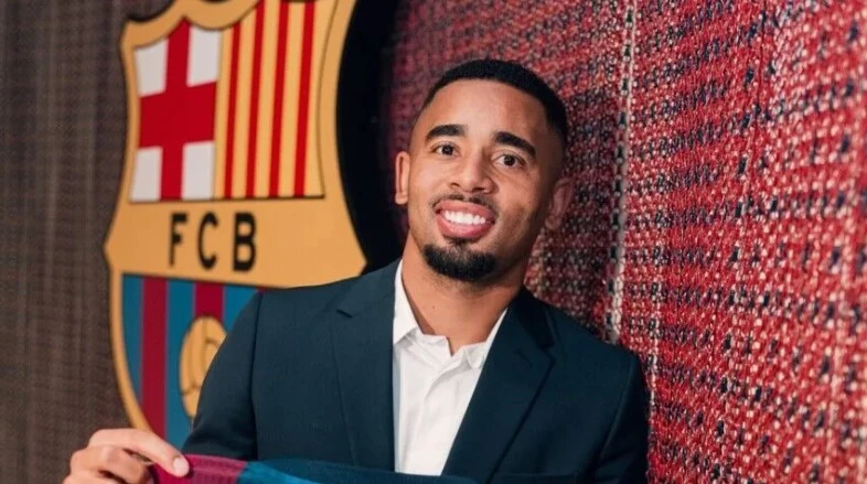برشلونة يعلن تعاقده مع غابرييل جيسوس قادماً من أرسنال حتى 2029